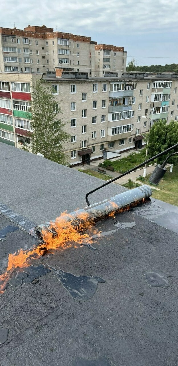 Устройство рулонной кровли